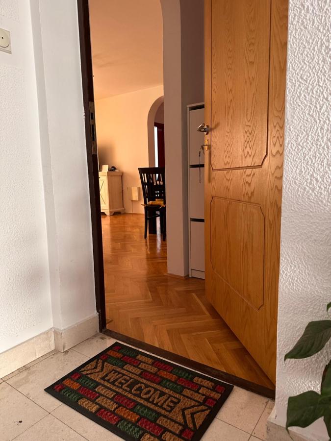 Sirius Apartment - B&B Škaljari