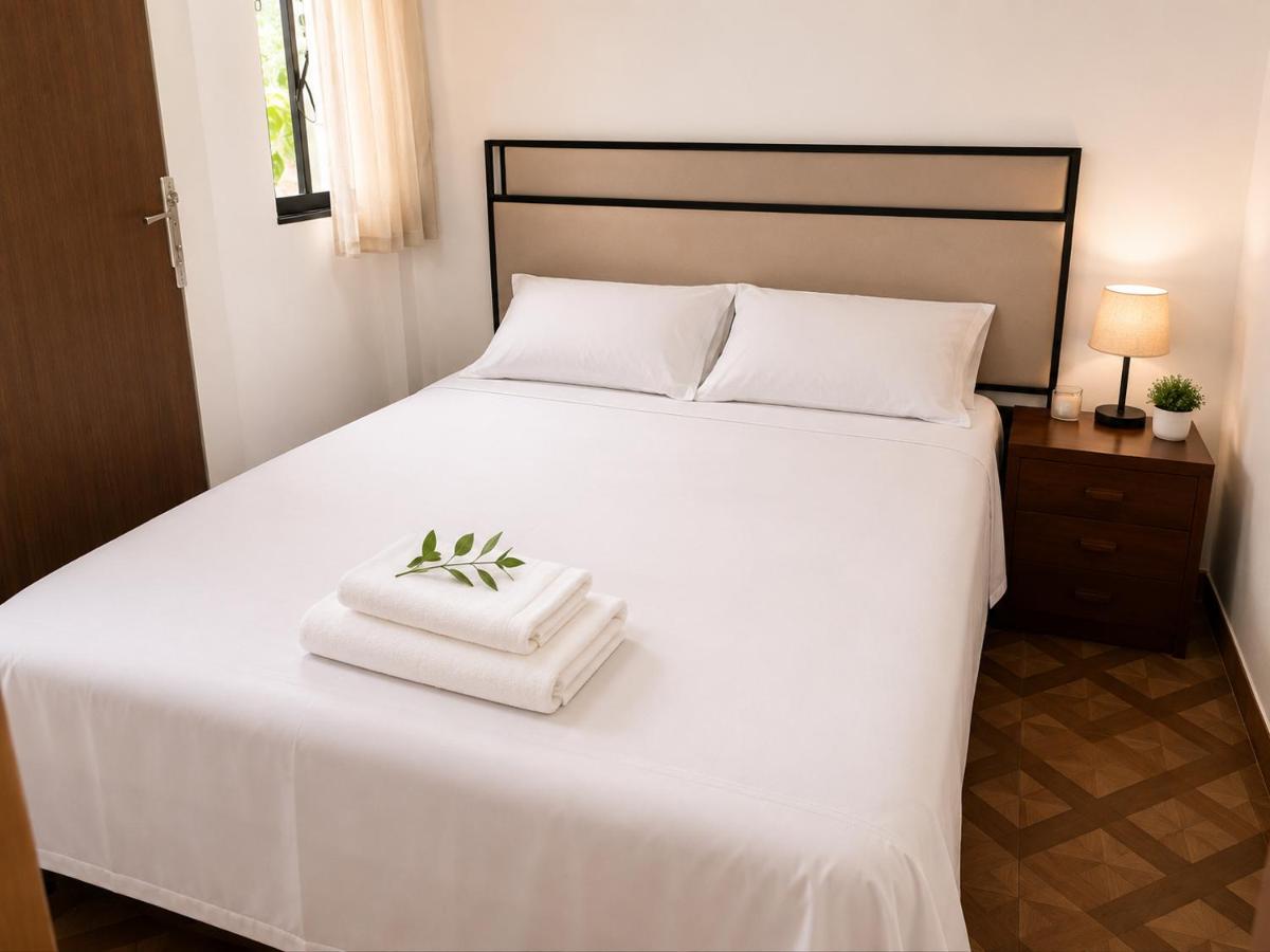 Aparta Suites Torre de Prado 502 Apartamento para 5 Personas - B&B Medellín