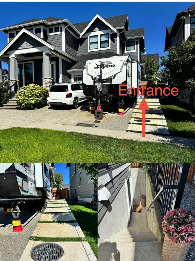 Cozy South Surrey Private Suite 1 Bedroom - 2 Beds - Separate Entrance - B&B Surrey