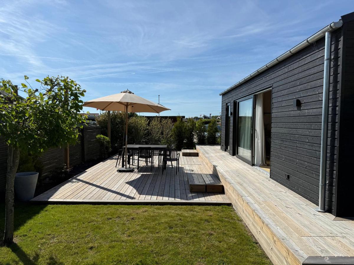 Charming Newly Built Cottage 300 M From Beach - Chambres d'hôtes Karrebæksminde