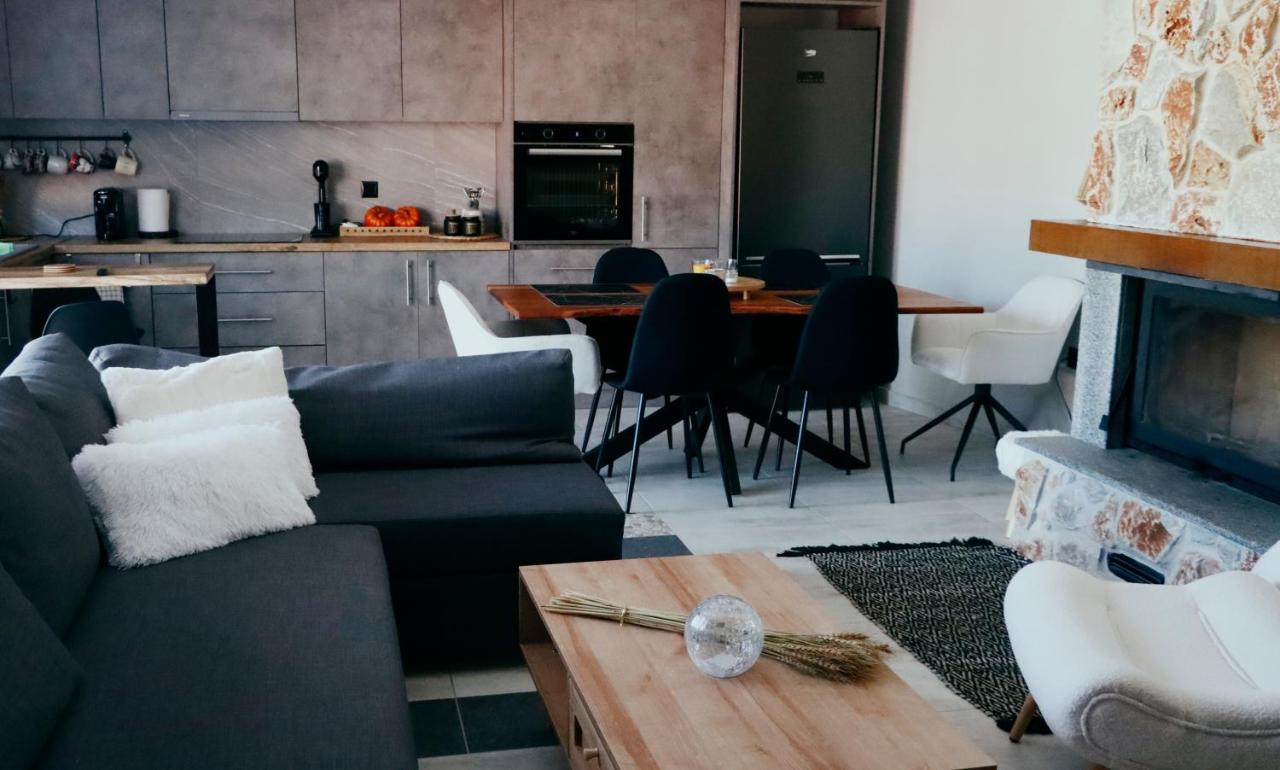 Mountain Aura - Stylish Escape - Chambres d'hôtes Kamarítsa