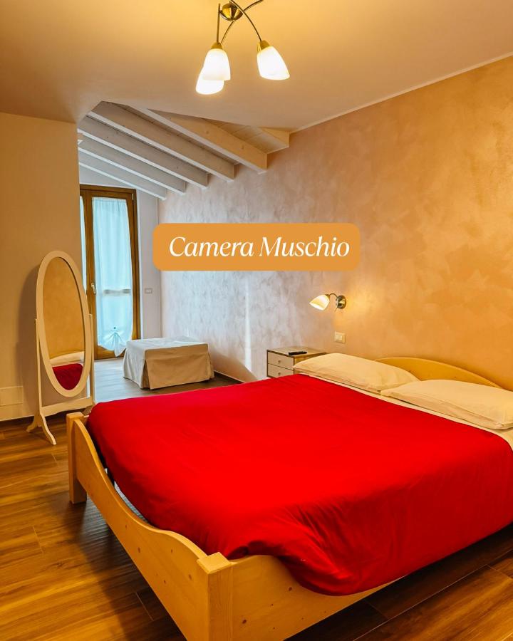 Chambre Double avec Balcon (3 Adultes)