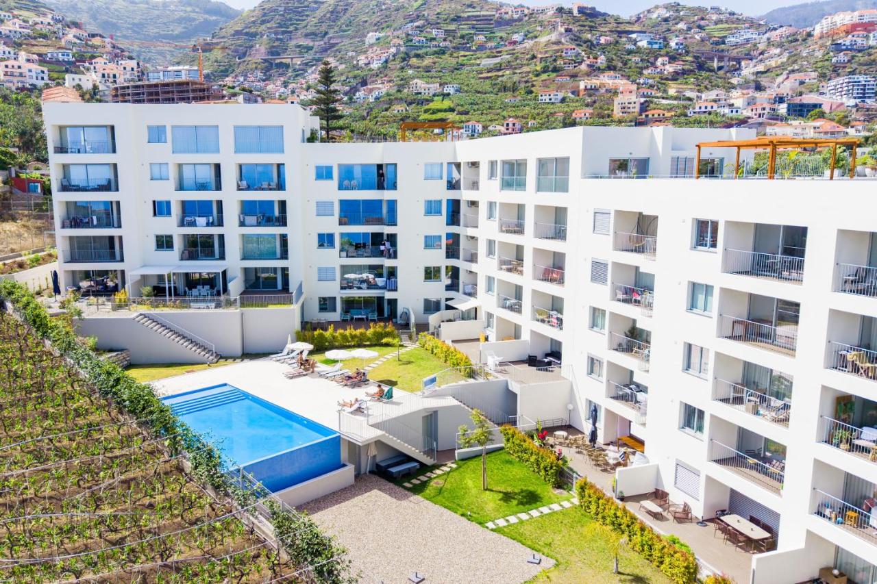Oceanview cozy apartment with pool near Funchal - B&B Câmara de Lobos