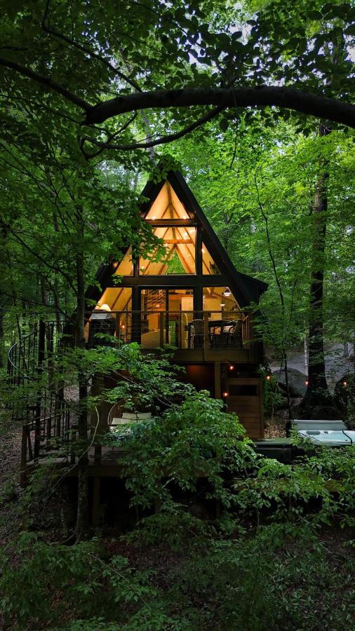 Wilewood A-Frame, Romantic Treehouse Getaway, Hot Tub - B&B Abbeville