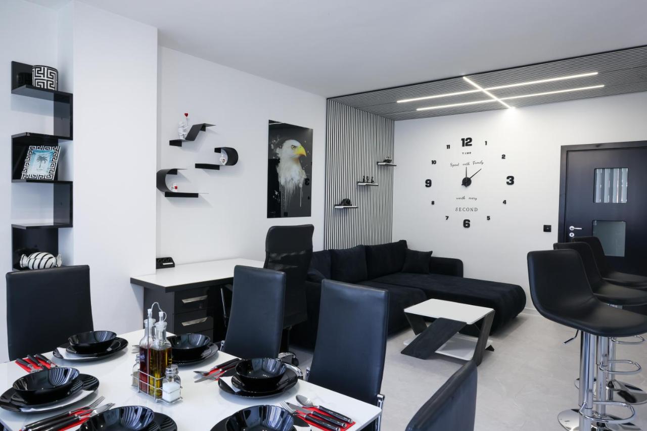 Close to Subway, Airport and Arena Sofia - Ferienwohnung Sofia