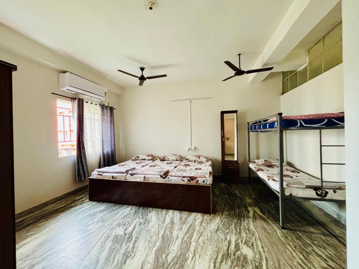 Backpackers Bunkhouse Siliguri 5Bed TOGETHER STAY - Bed and Breakfast Siliguri