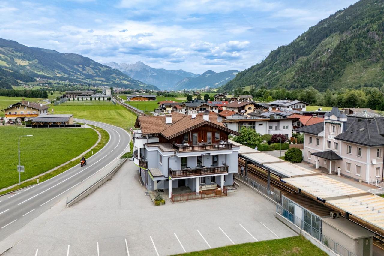 Apart Hartl - B&B Ried im Zillertal