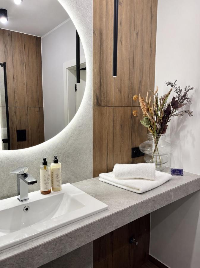 Apartament Charlotte Staroszkolna -PARKING Free - B&B Bolesławiec