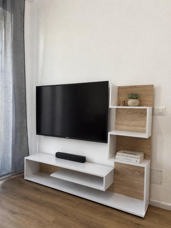 Cozy apartment near center WiFi AC balcony - B&B Tirana