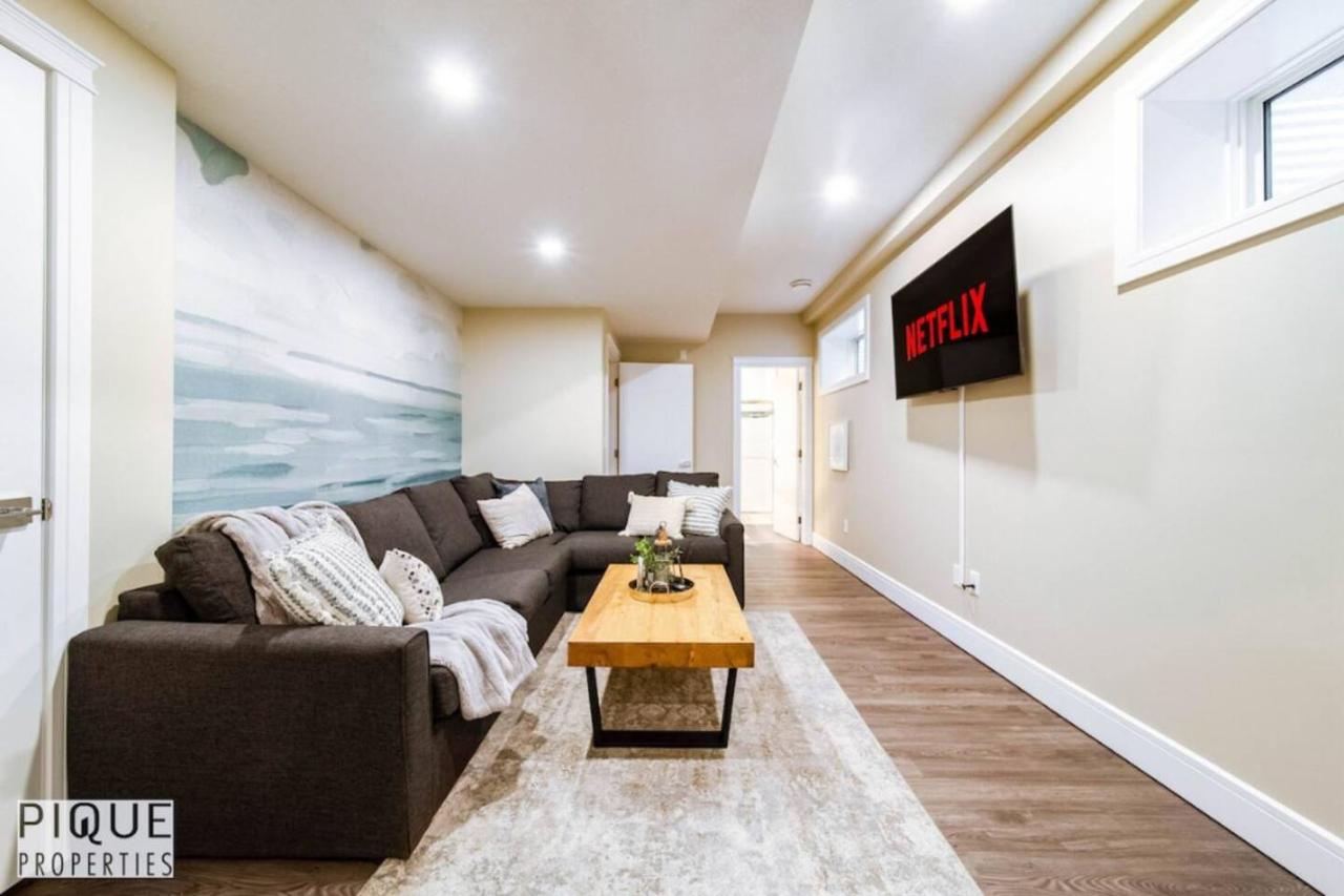 Sanctuary Suite - KingBed - Wifi - Near WEM - Rogers - B&B Edmonton