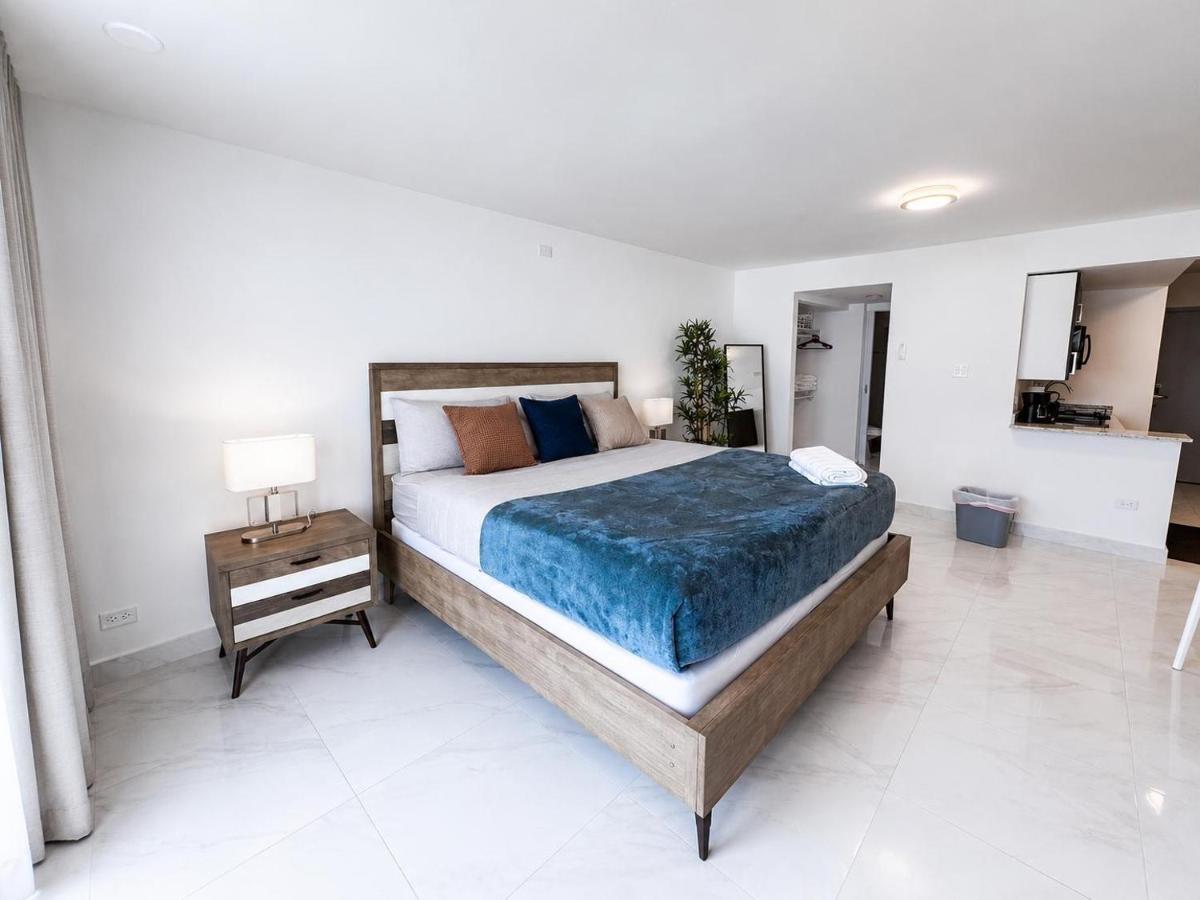 Beachside Living in the Heart of Isla Verde - Ferienwohnung San Juan