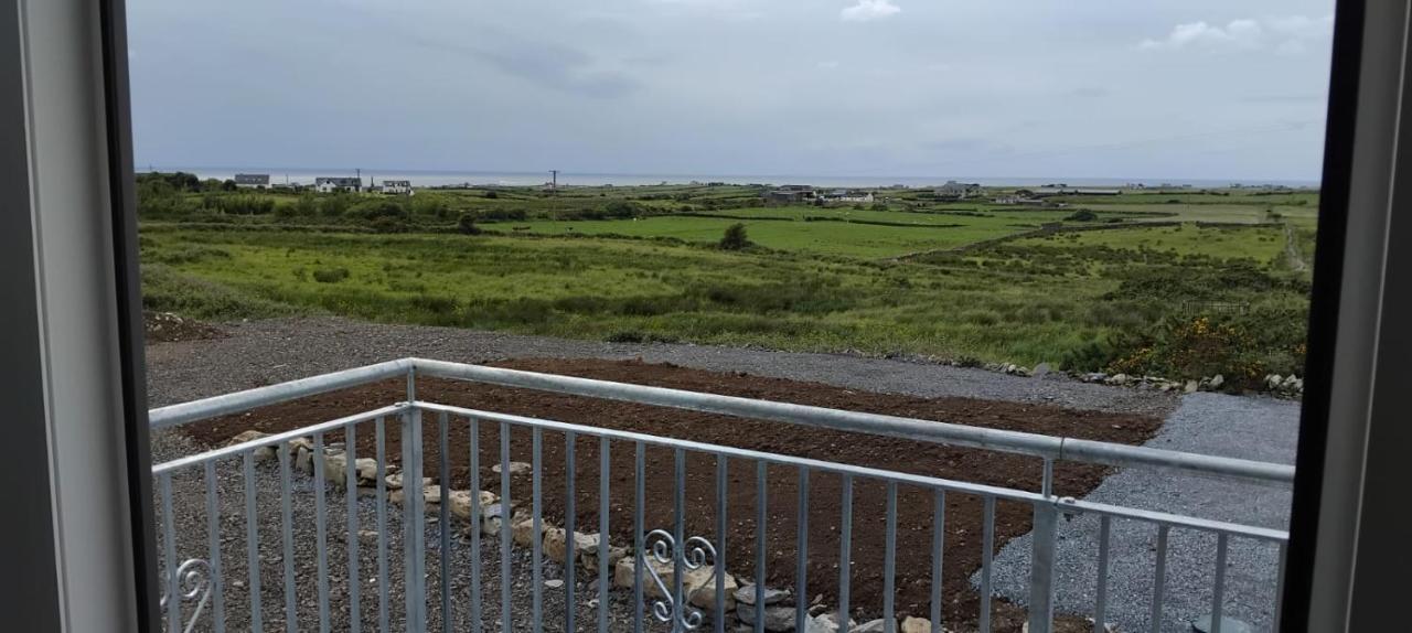 An tOileán Balcony Apartment with distant sea views - B&B Miltown Malbay