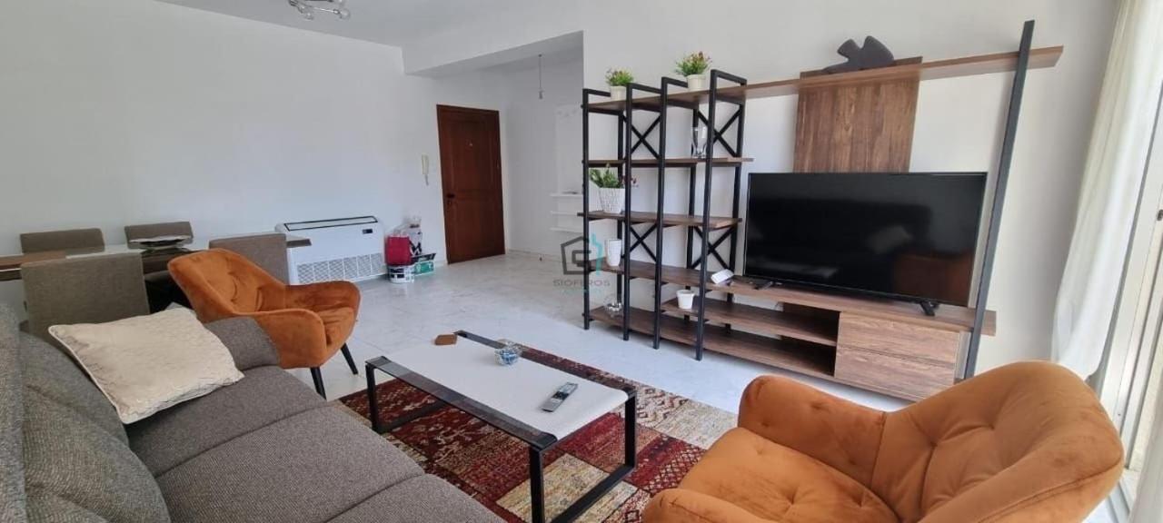Bright and Newly Furnished 2-Bedroom Apartment - Chambres d'hôtes Limassol