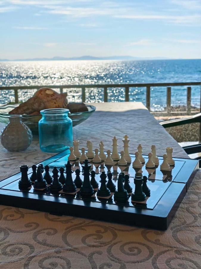 Genari Beach Apartments Sea View Apartment for Couples or Small Families - Chambres d'hôtes Korakochóri