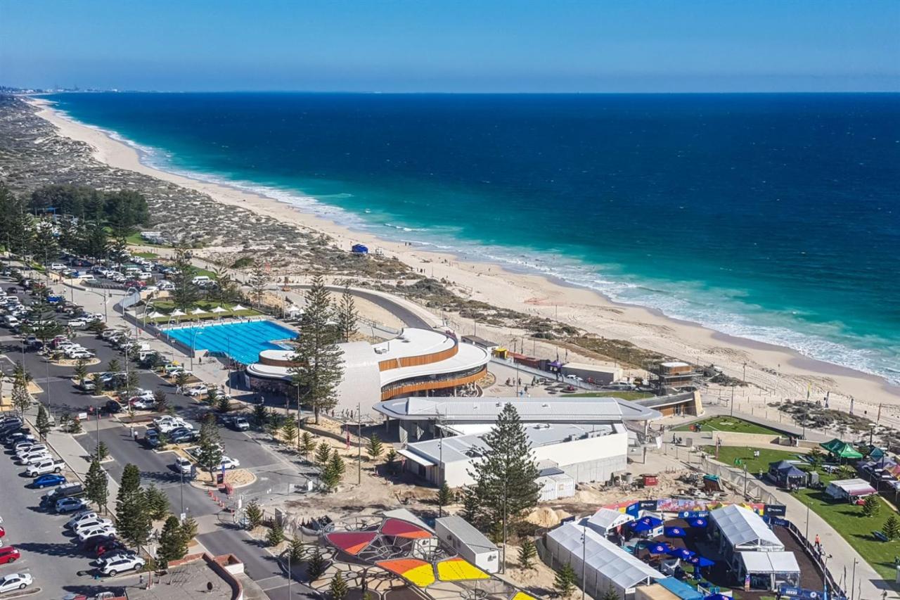 Walk to Scarborough Beach Villa Brisa Sleeps 5 - B&B Perth