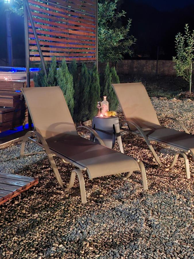 Didov kameni dvor-Stone House&Jacuzzi - Ferienwohnung Radonić