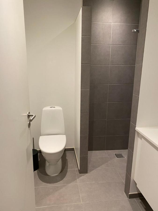 Værelse med eget bad og toilet i nyt rækkehus - Ferienwohnung Kolding