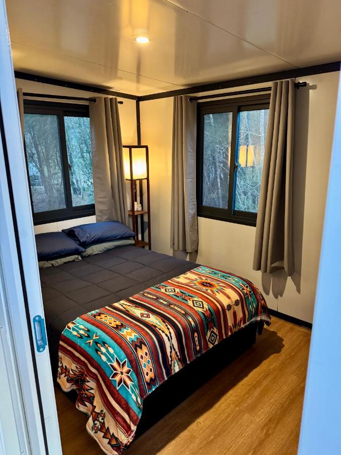 Eco Cabin on Rural Horse Property - B&B Allandale