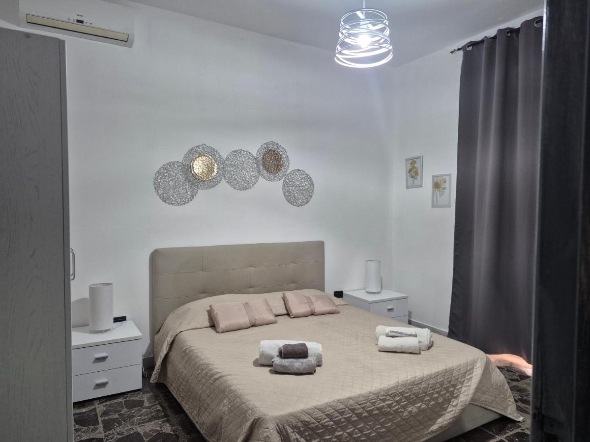 Habitación con cama grande 