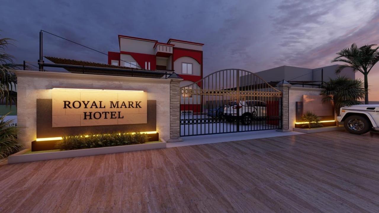 Royal Mark Lodges - B&B Bahawalpur