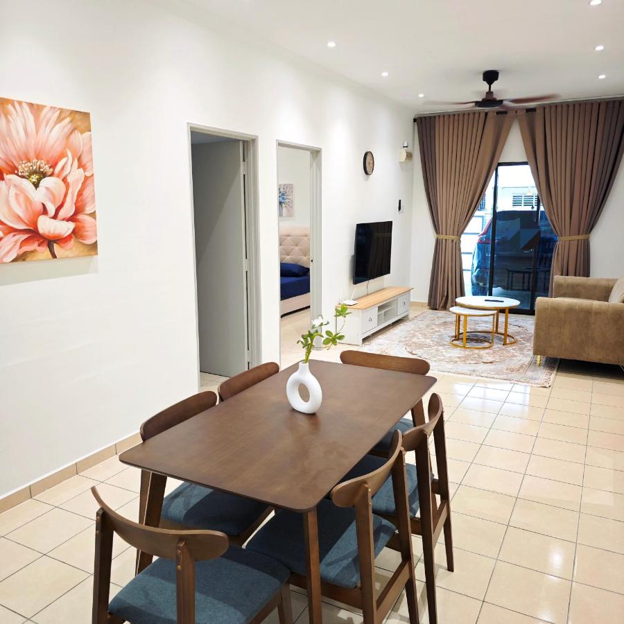 Rose Homestay Near UniMap Ulu Pauh, Politeknik Arau, Mrsm Arau - Chambres d'hôtes Bukit Kayu Hitam