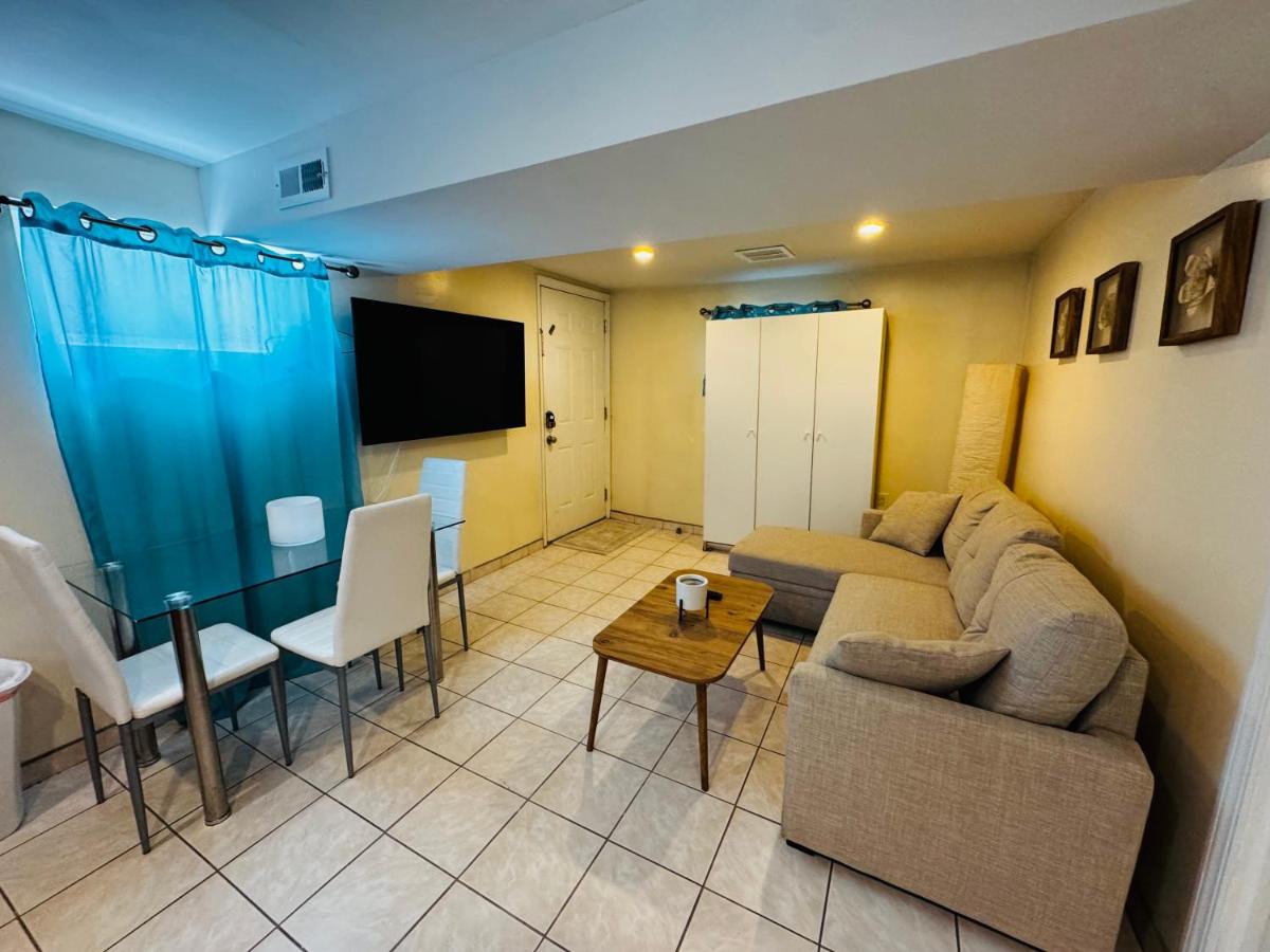 Queens NYC Private One Bedroom Bathroom Kitchen - B&B Utopia