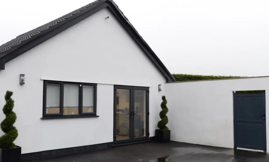 Modern Guest House with Free Parking & Fast Wi-Fi - B&B Flax Bourton