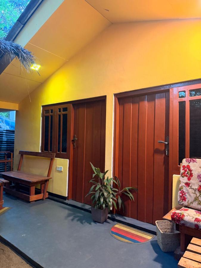 Pura Vida Surf N Stay - B&B Arugam Bay