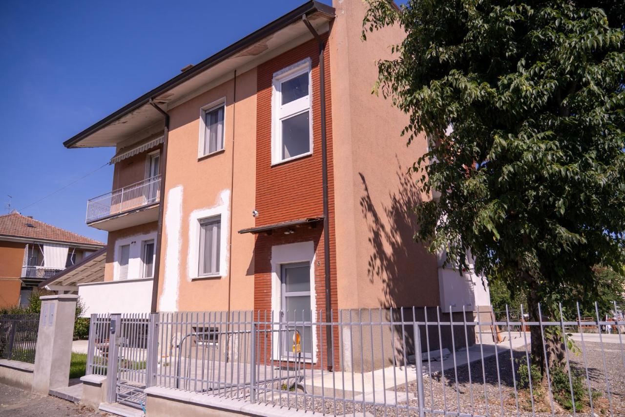 GuestHost - Residenza Ezilde Flat with Parking - B&B Quarto