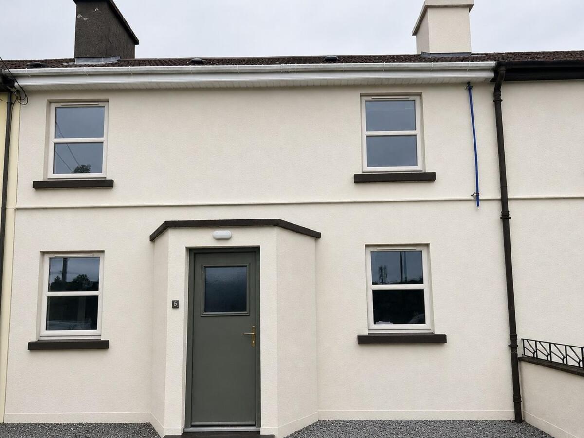 Spacious Thurles Townhouse Near Semple Stadium - B&B Thurles