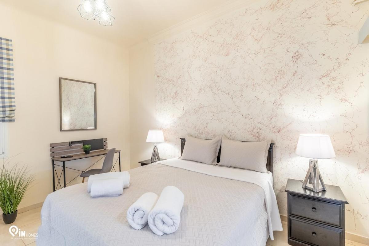 'Queen Elisabeth' Modern House near Metro - B&B Atenas