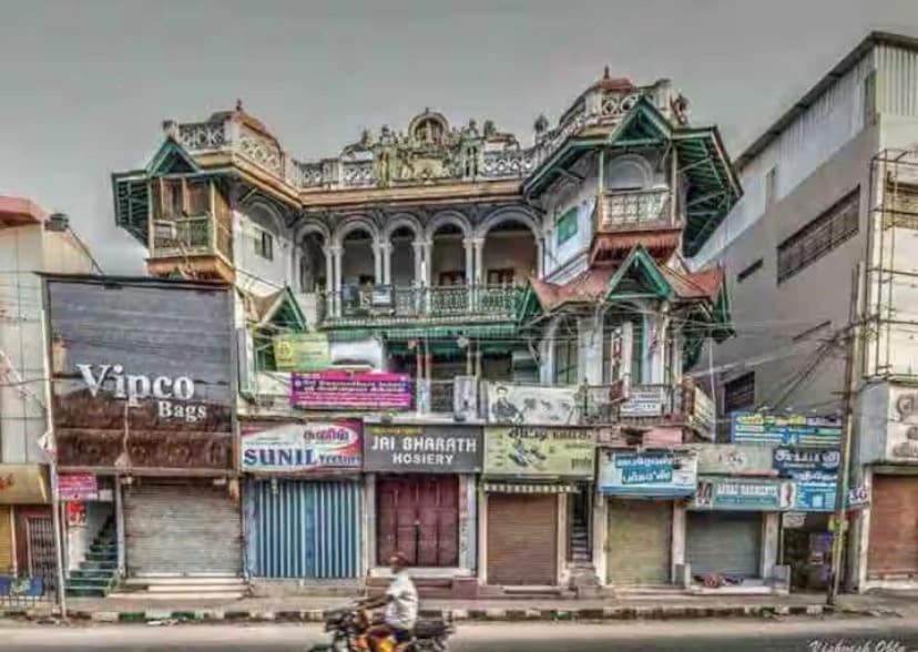 Umbrella Comfy Stays-Subbu - B&B Madurai