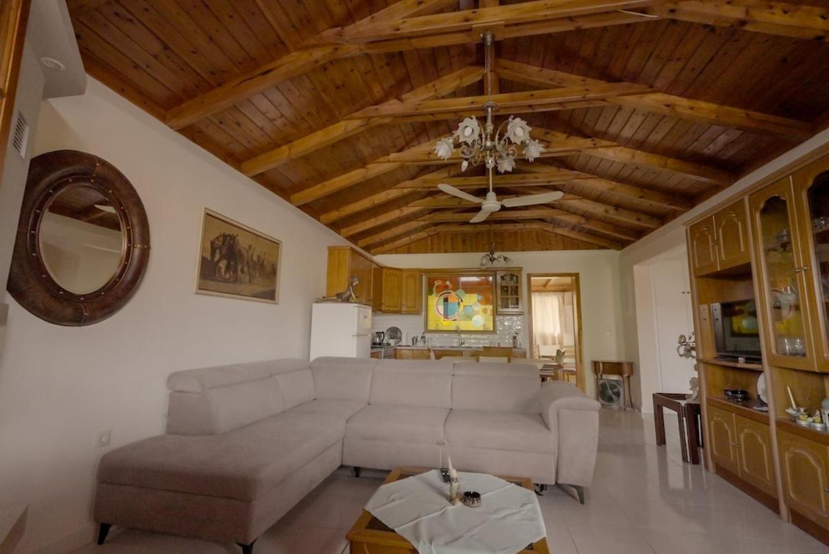 Spitiko Villa - Chambres d'hôtes Kalamítsion