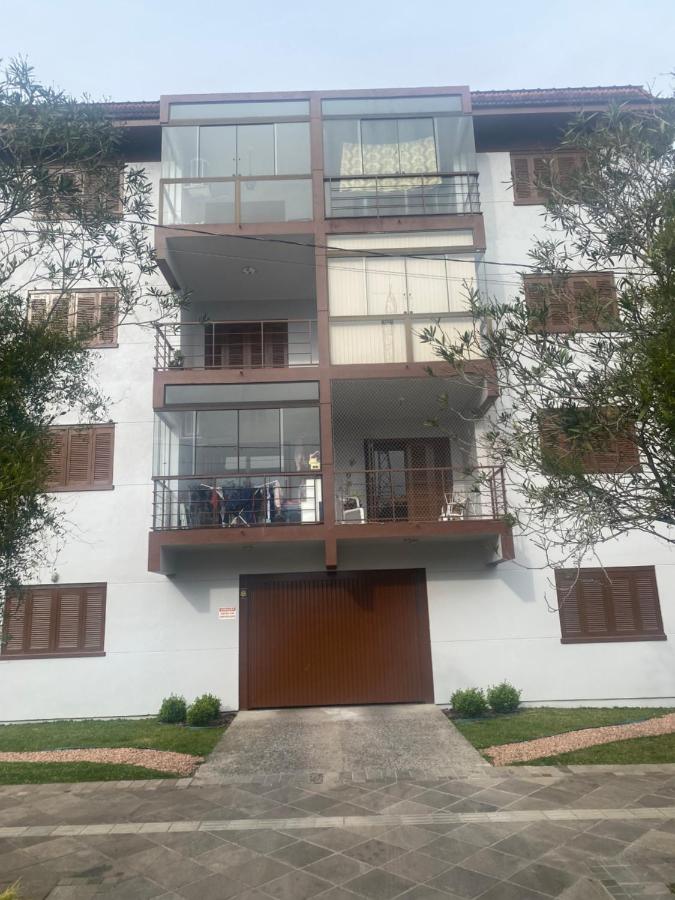 Hospede-se na Rua mais Charmosa e Visitada de Canela , aqui ninguém fica pra trás , traga seu Pet garagem fechada , faça tudo a pé , ideal para famílias e casais - Chambres d'hôtes Canela