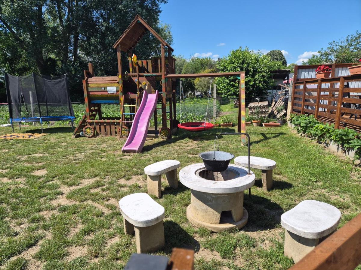 Dóra Apartman 2 - B&B Balatonlelle