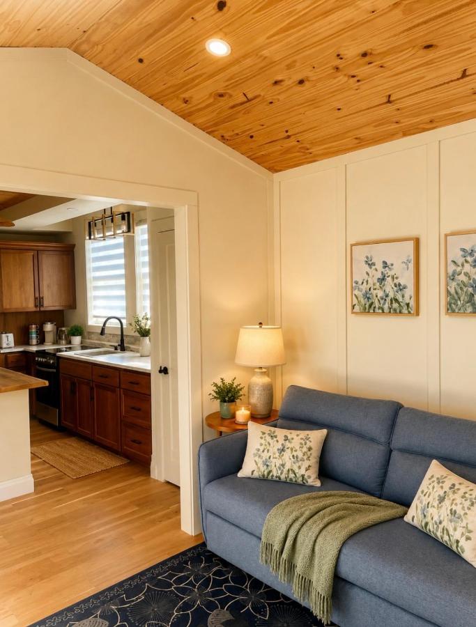 Honey & Hook Tiny Home with Breakfast - B&B St. Catharines