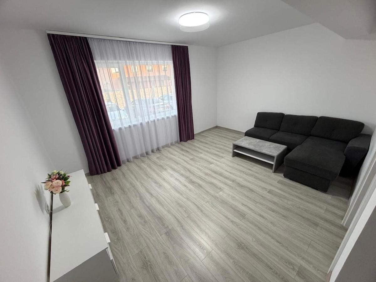 C&A Apartment - Ferienwohnung Giroc