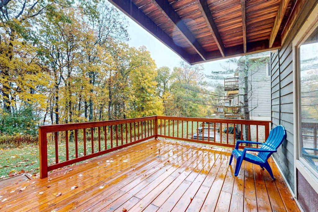 Hibernation Hideaway - Bed and Breakfast McHenry