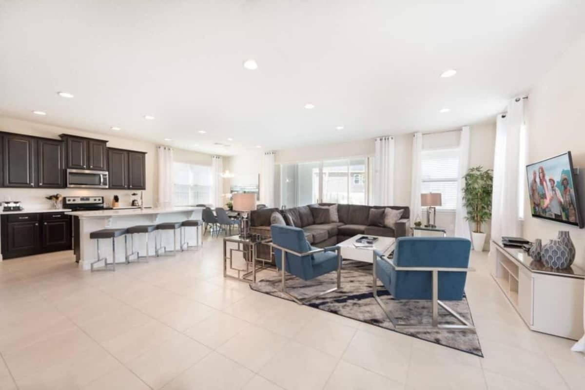 ✨ Luxury Retreat near Disney Private Pool Spa Sleeps 12 - B&B Orlando