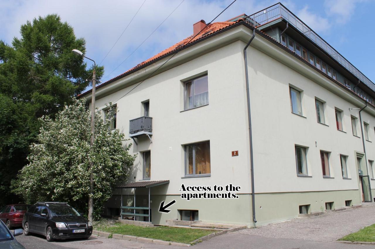 Õhtu Põik 2 City Center basement Apartment - B&B