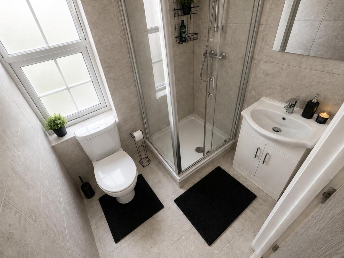 Modern Luxe Studio - Ferienwohnung Northolt