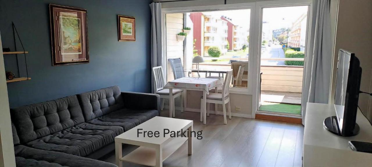 Apartment Berit, near the city with its own private parking - B&B Kristiansand