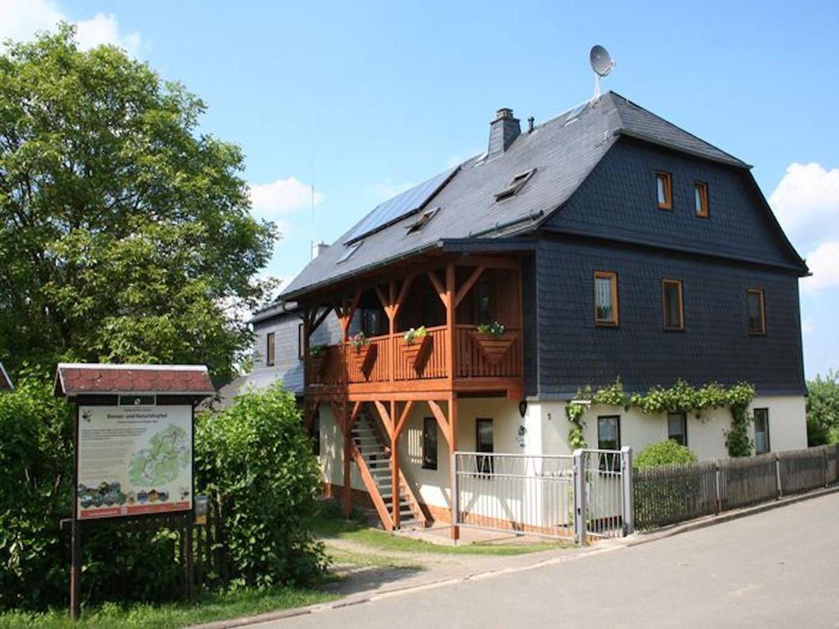 Ferienwohnungen Am Nussbaum - Bed and Breakfast Saalfeld/Saale
