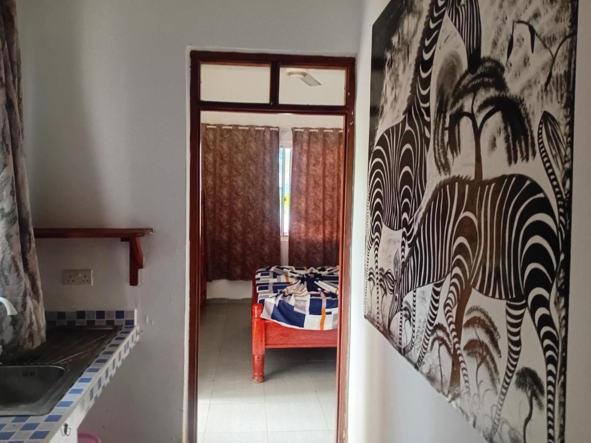 Deluxe Room (2 Adults + 1 Child)
