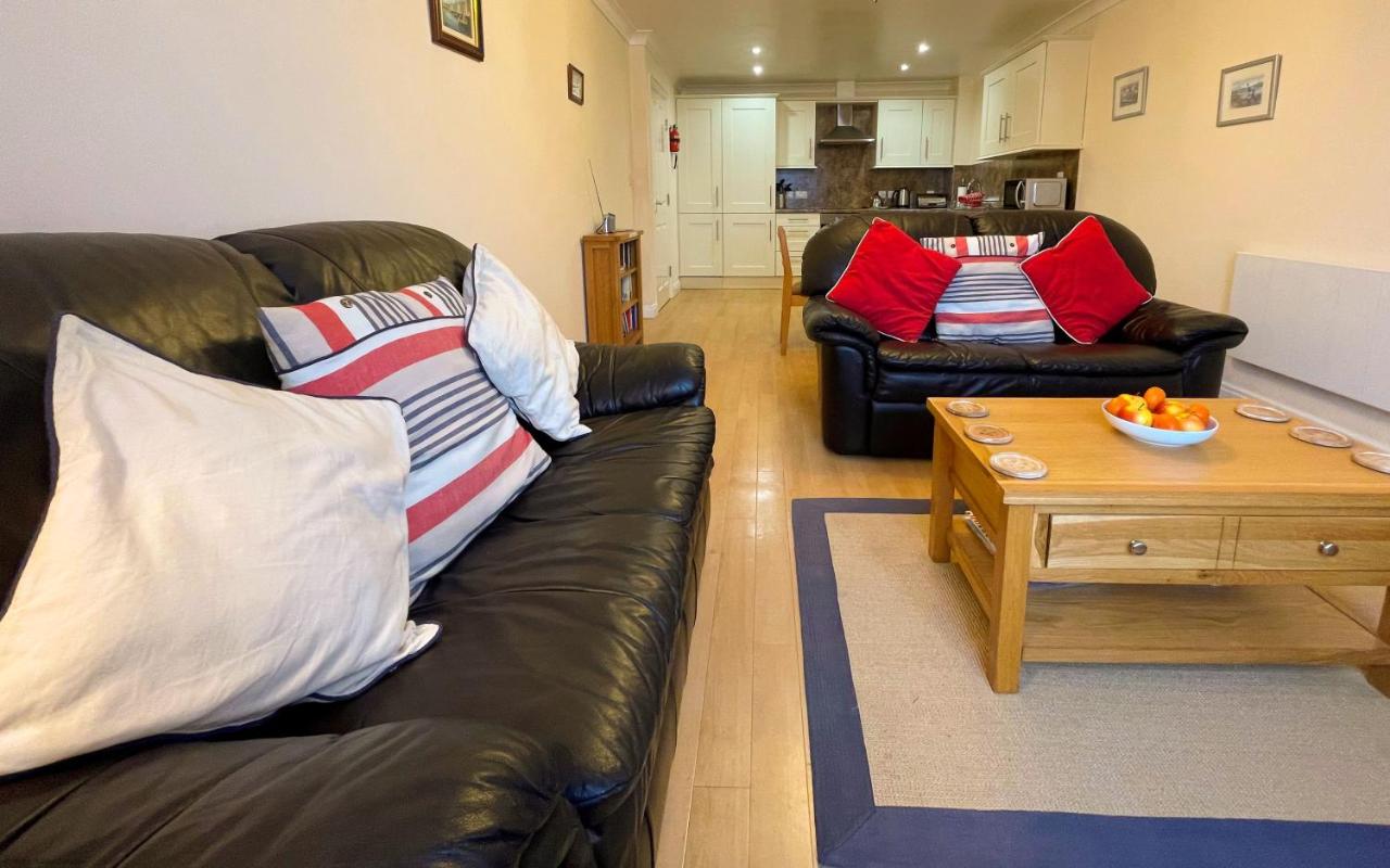 Riverside View, Whitehall Landing - B&B Whitby
