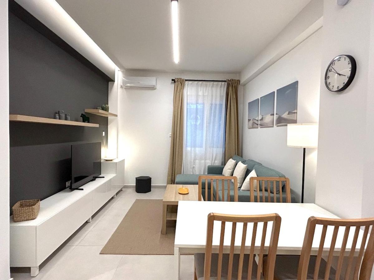Modern 1BR Apt Next to Pasalimani & Shops - B&B Pireo