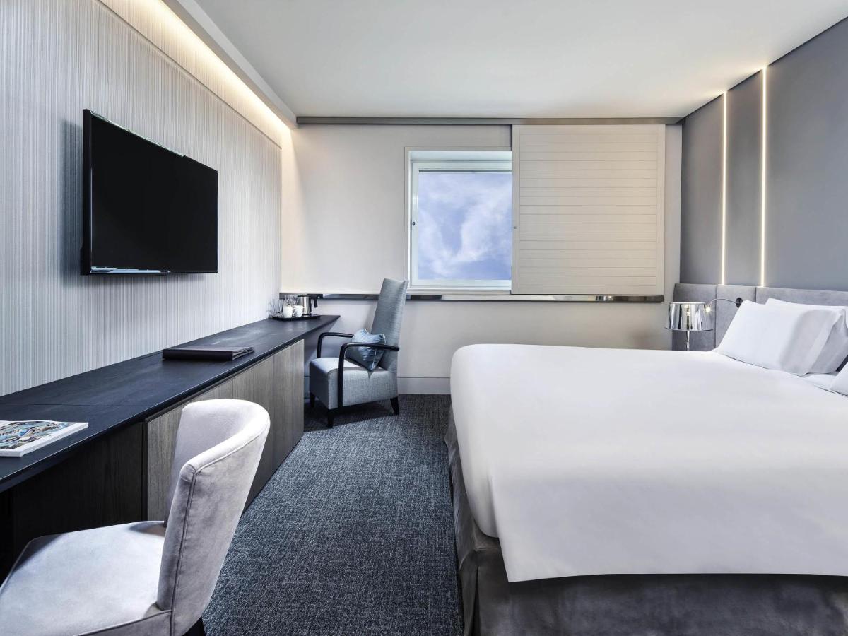 SUPERIOR ROOM, 1 Queen Bed thumbnail 5