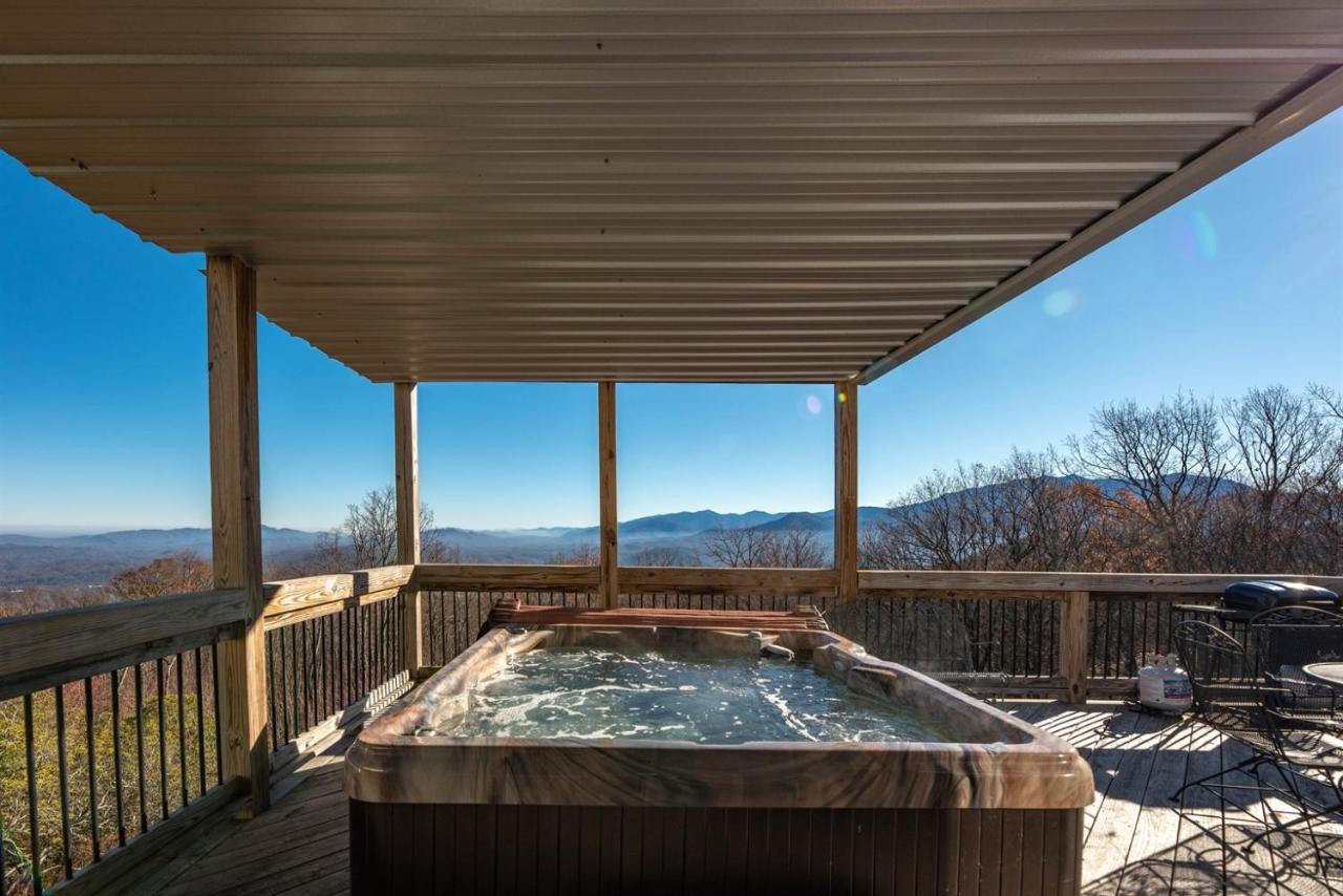 Sunrise Above Ober, Hot Tub and Two Decks - B&B Gatlinburg