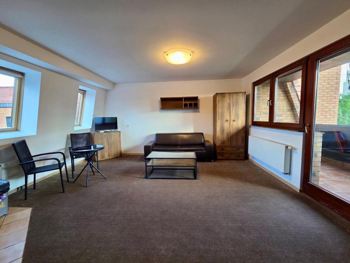 Justinrent Szpitalna 4D-5 - Bed and Breakfast Legnica