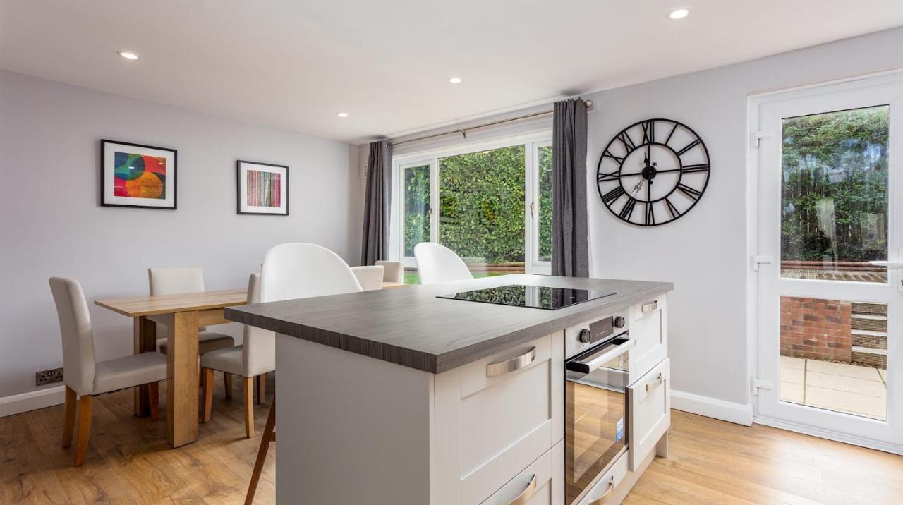 Leeward House - Donnini Apartments - Bed and Breakfast Ayr